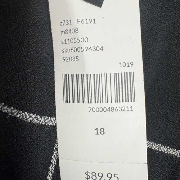 NWT Lane Bryant Black and White Plaid Blazer. Front zipper size 18 - Picture 10 of 11